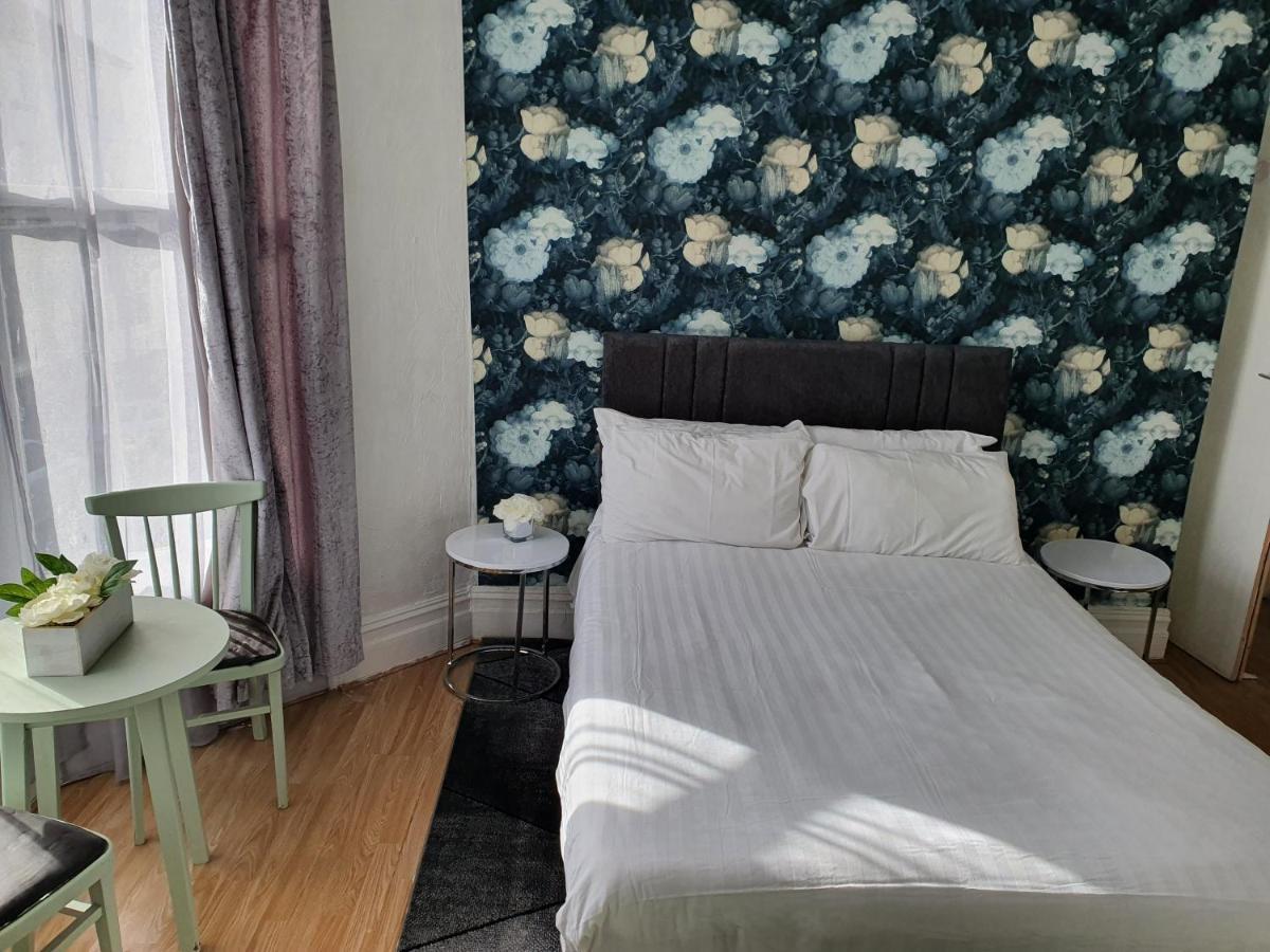 Balkan Hotel Blackpool Extérieur photo